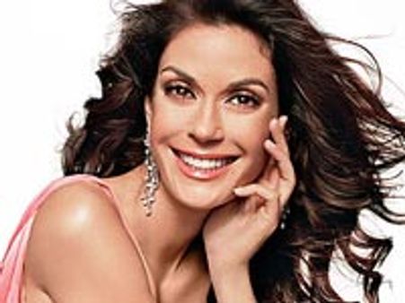Teri Hatcher strips off for Desperate Housewives