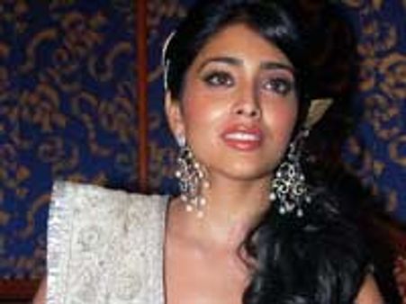Shriya heading to Hollywood