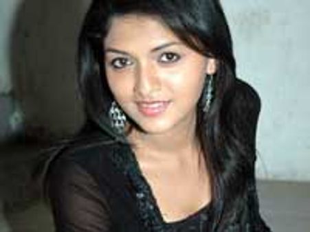 Sunaina feels on cloud nine