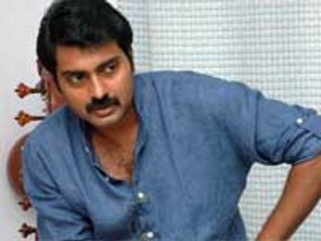 Narain to be a mass hero