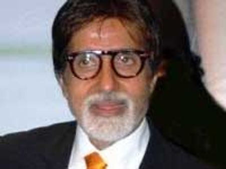 After SRK, Big B bats for Pakistani cricketers