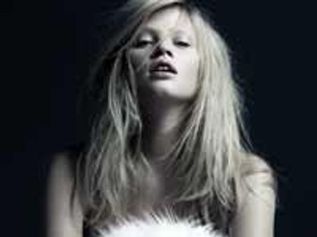Lara Stone bares all for photo shoot