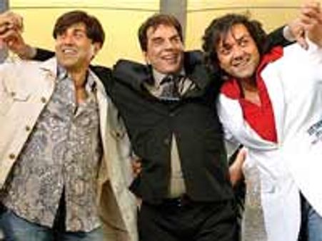 Dharmendra to have fun with his sons again