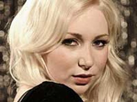 Victoria Hart to form an all girls band