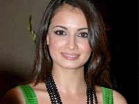 Dia Mirza finally hits the net