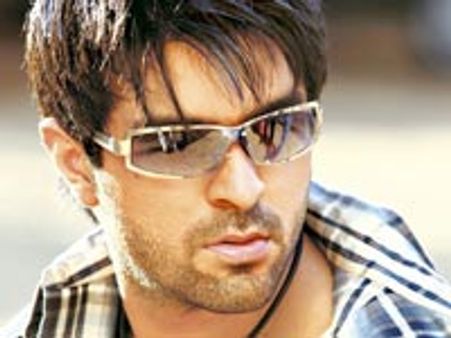 Harman Baweja pays tribute to Michael Jackson