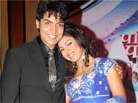Good news; Debina-Gurmeet to tie knot!