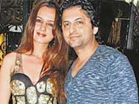 Laila to wed Pooja Bedi's ex-husband