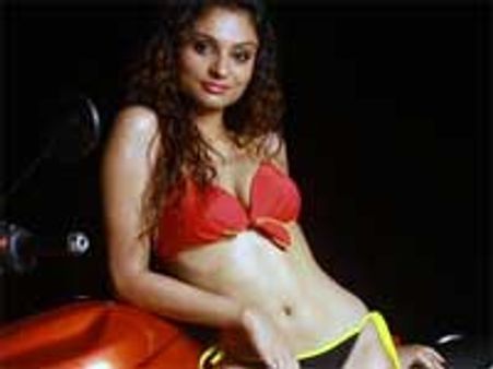 Rahul fine with wife's bikini shoots