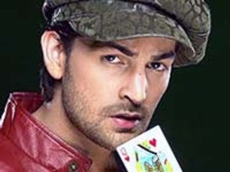 Neil Nitin Mukesh not engaged to Priyanka