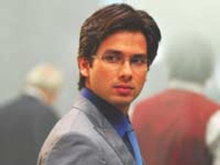 Shahid Kapoor's day out with puppies