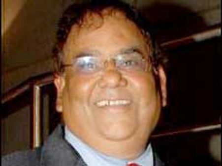 Abhishek is not confirmed for Tansen: Satish Kaushik