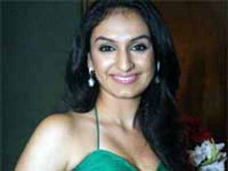 All about the happening singer Akriti Kakar