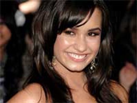 Demi Lovato confirms dating Joe Jonas