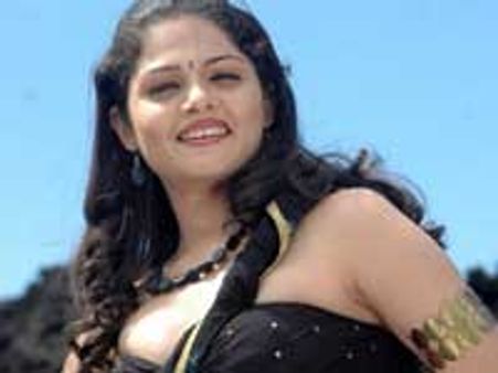 Anuya with an item number in Nanjupuram