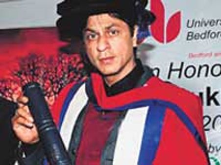 Bal Thackeray has been very gracious to me: Shahrukh