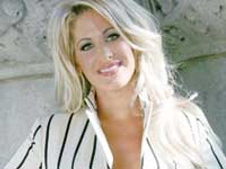Kim Zolciak admits lesbian relationship