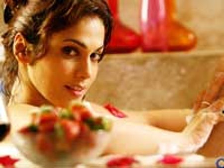 Isha Koppikkar is very easy going - Arav Chowdhary