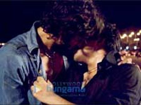 Pankh: Retains gay kiss, morphs nude shot