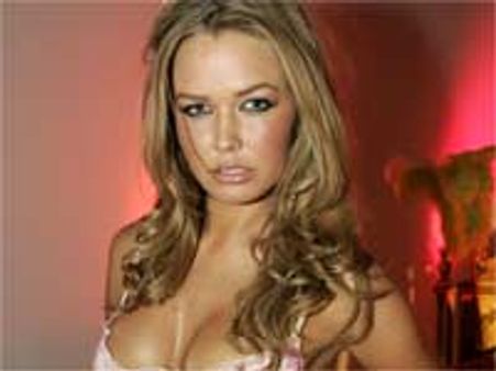 Is Lara Bingle dating cricketer Adam Parore?