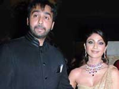 Shilpa-Raj want to play a different ball game