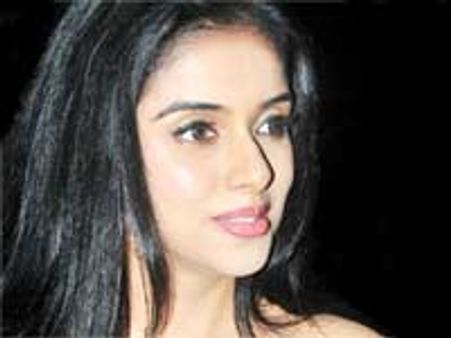 Asin to pair with John Abraham