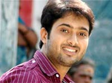 Nuvvekkadunte Nenakkaduntaa shooting in progress