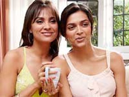 Lara Dutta hits off well with Deepika