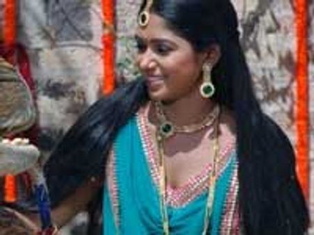 Champakh: Odhani's pride; Karan's envy