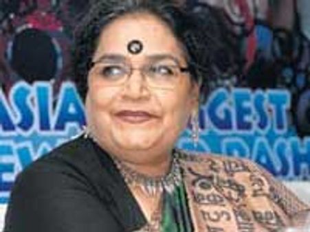 Usha Uthup as Priyanka's maid in Saat Khoon Maaf