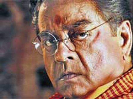 Shatrughan Sinha comes for the defence of Luv Sinha