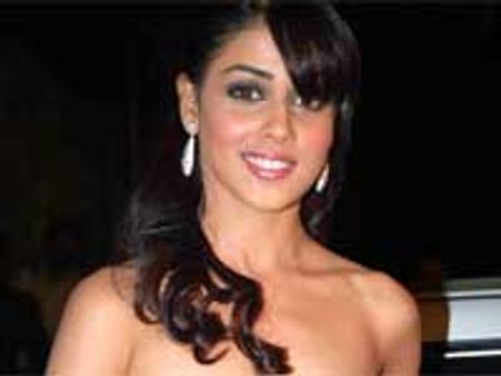 Genelia D'Souza in Rani's shoes