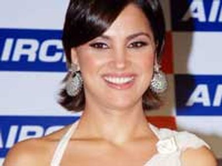 A Housefull of birthday wishes for Lara Dutta