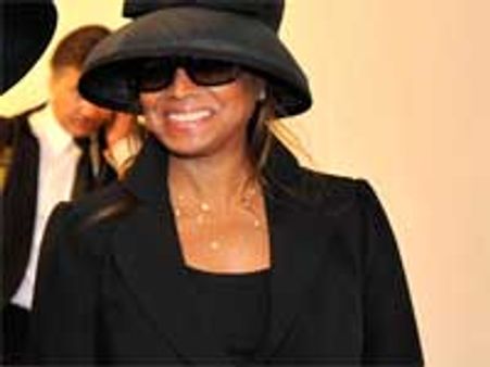 Eldest sister Robbie says she helped raise Michael Jackson