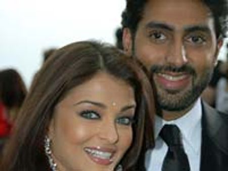 Abhi-Ash off to US for 3rd wedding anniversary