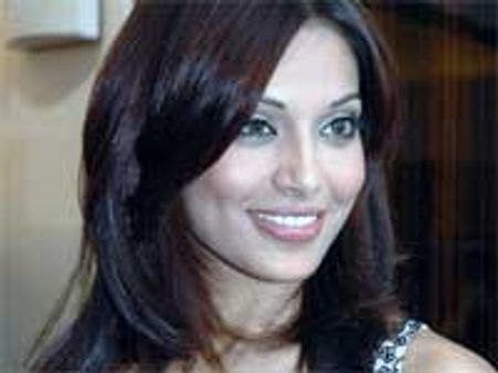 Bipasha adds Dabur Real Activ to her kitty