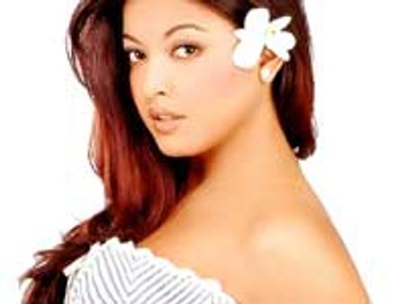 Two females sharing Apartment are not lesbians: Tanushree Dutta