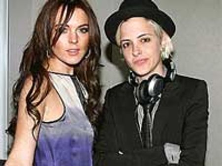 Lindsay banned from LA club for tossing glass at Sam