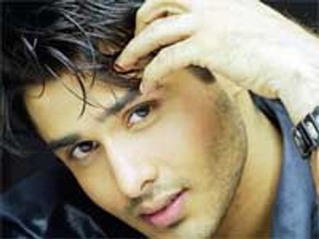 Only a fool will rely on TV- Pankit Thakker