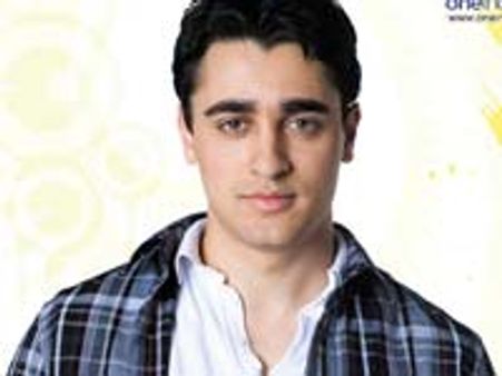 Imran Khan's shirtless photos enthrall his fans