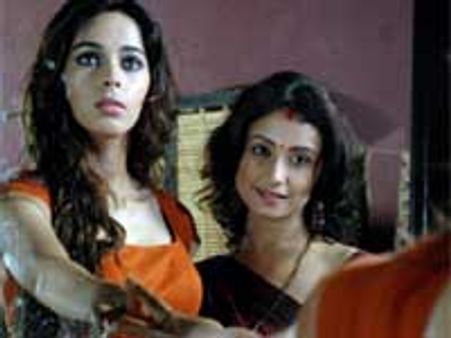 Mallika, Divya taking Hissss to Cannes Film Fest