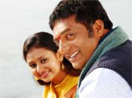 Prakash Raj debuts at Radio Mirchi with Naanu Nanna Kanasu