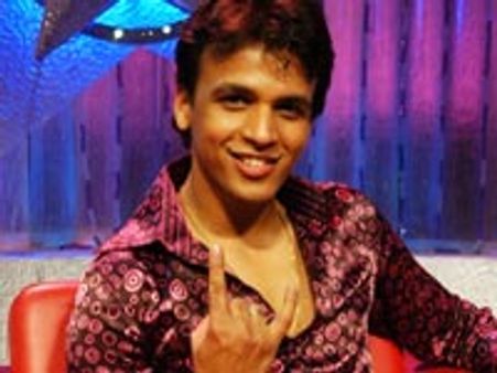 Abhijeet Sawant stays on as Indian Idol host