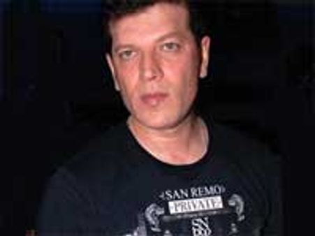 Aditya Panscholi fights with Ronit Roy in public