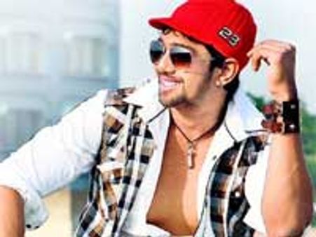 Dhruv Sarja to debut in films with Addhuri