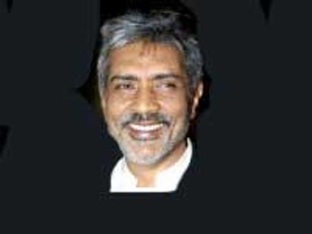 Raajneeti doesn’t resemble any real person or incident: Prakash Jha
