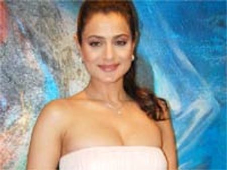 Amisha Patel denies assaulting her driver