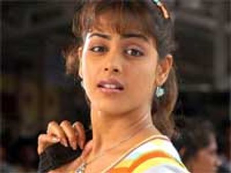 Genelia D'Souza loves being romantic