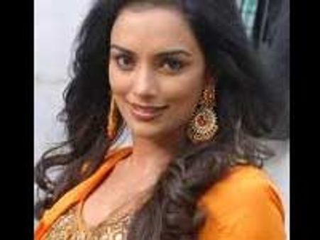 Swetha Menon injured on the sets of Penpattanam