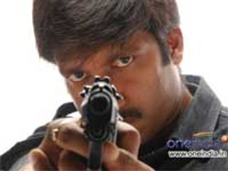 Golimaar - Movie Review